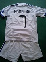 ｷｯｽﾞ用レアルマドリード入荷しました。