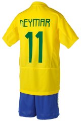 キッズの代表チームなど人気商品入荷！